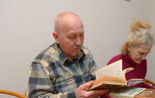 на Ушинского