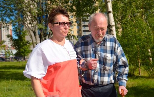 на Ушинского